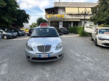 Lancia Ypsilon 1.2 69 CV Unyca