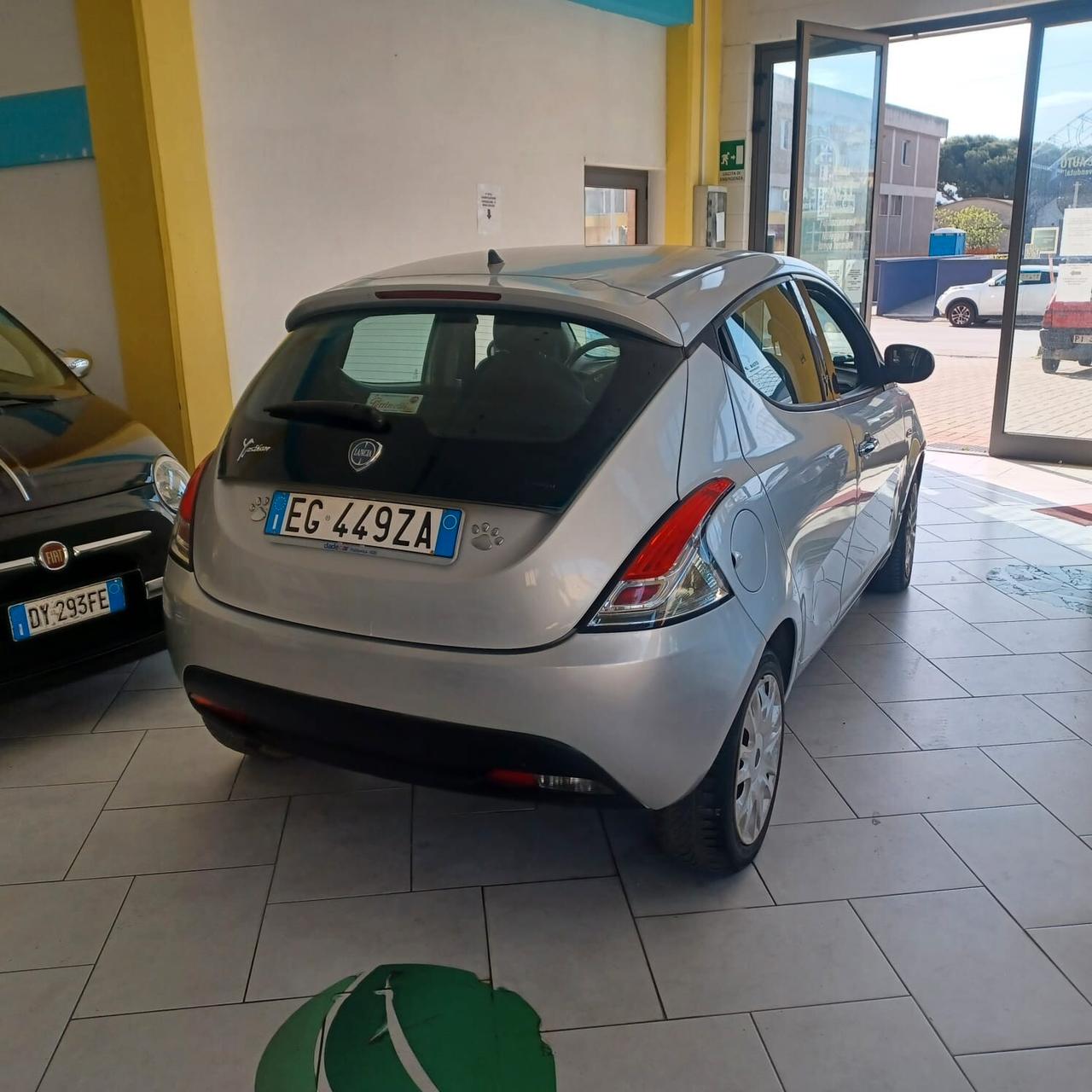 DISTRIBUZIONE FATTA NEOPATENTATI YPSILON 1.2