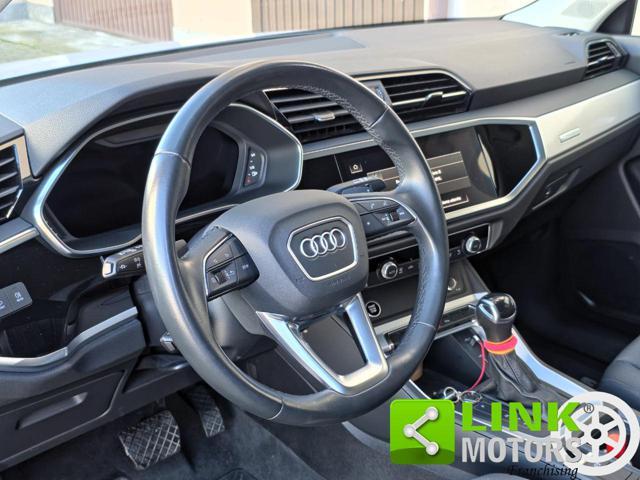 AUDI Q3 35 TDI S tronic Identity Black Business Advantage
