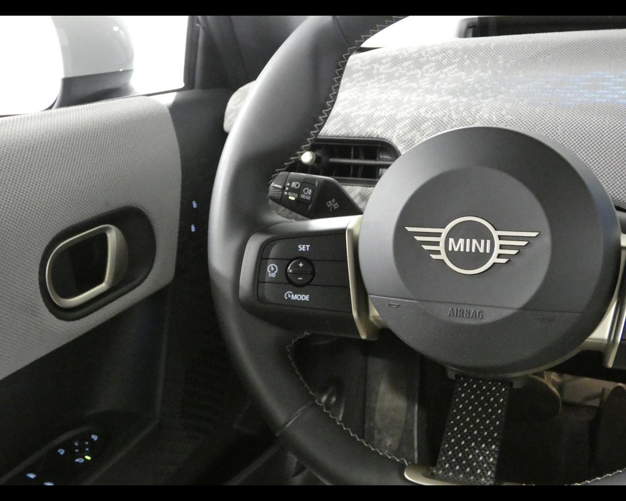 MINI Mini 5ª serie (F66) - Mini Cooper C Favoured