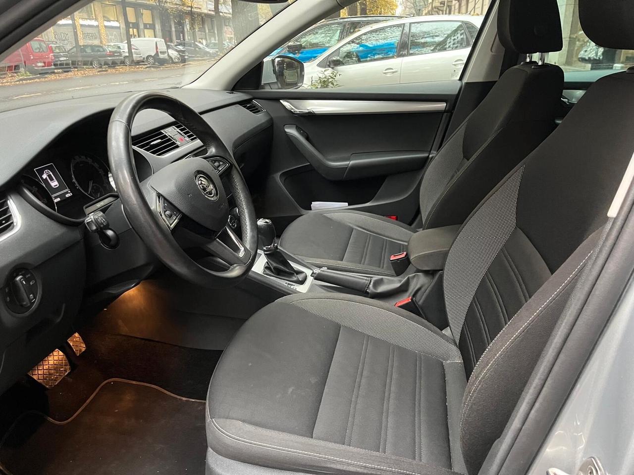 Skoda Octavia 1.5 DSG Wagon Ambition G-Tec