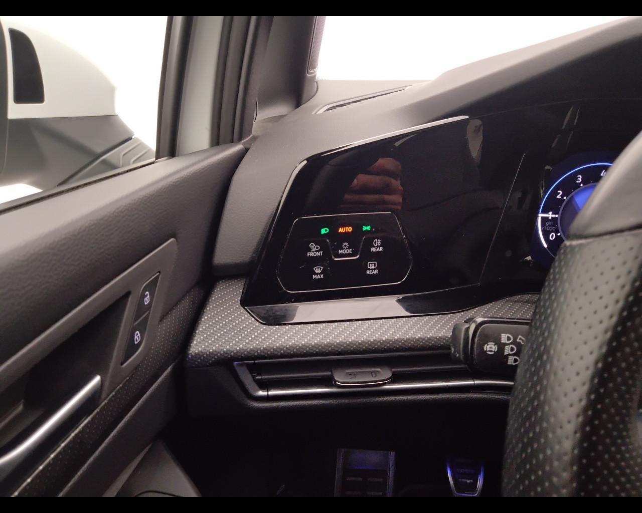 VOLKSWAGEN Golf VIII 2020 - Golf 1.5 tsi evo R-Line 130cv