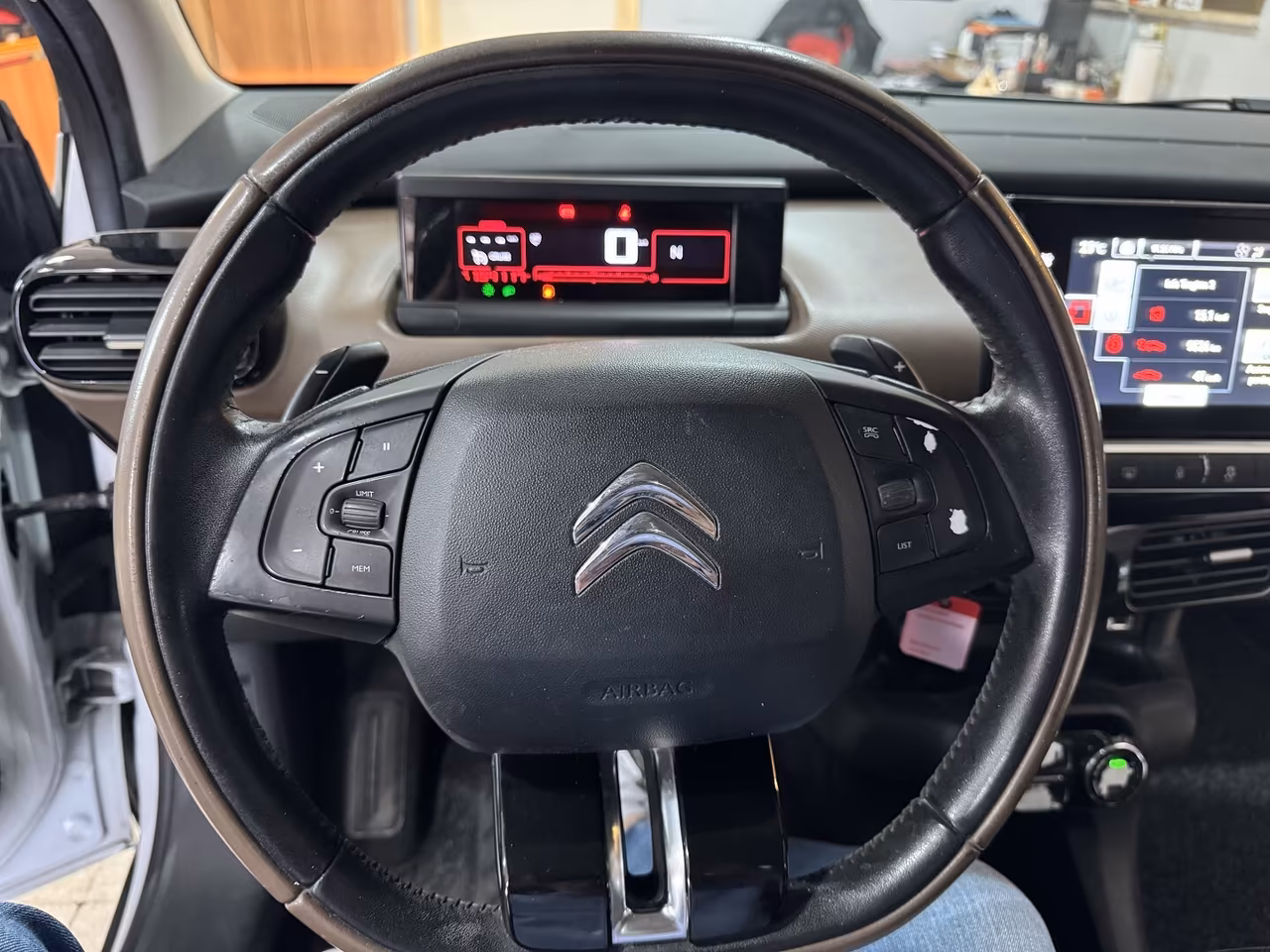 Citroen C4 cactus 1.2 Autom. cv. Tetto-Navigat.