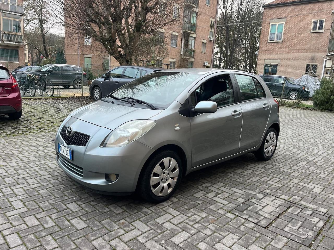 Toyota Yaris 1.3 5 porte