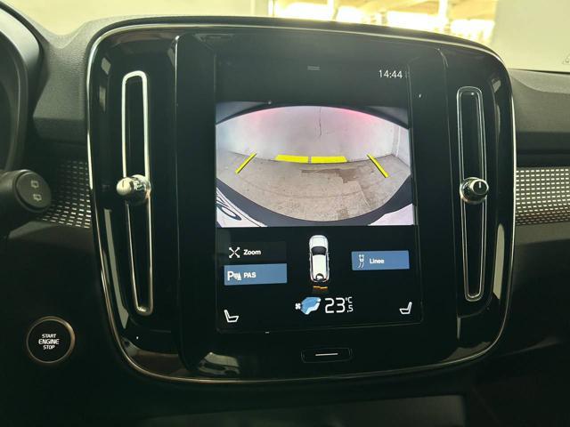 VOLVO XC40 D3 R-design