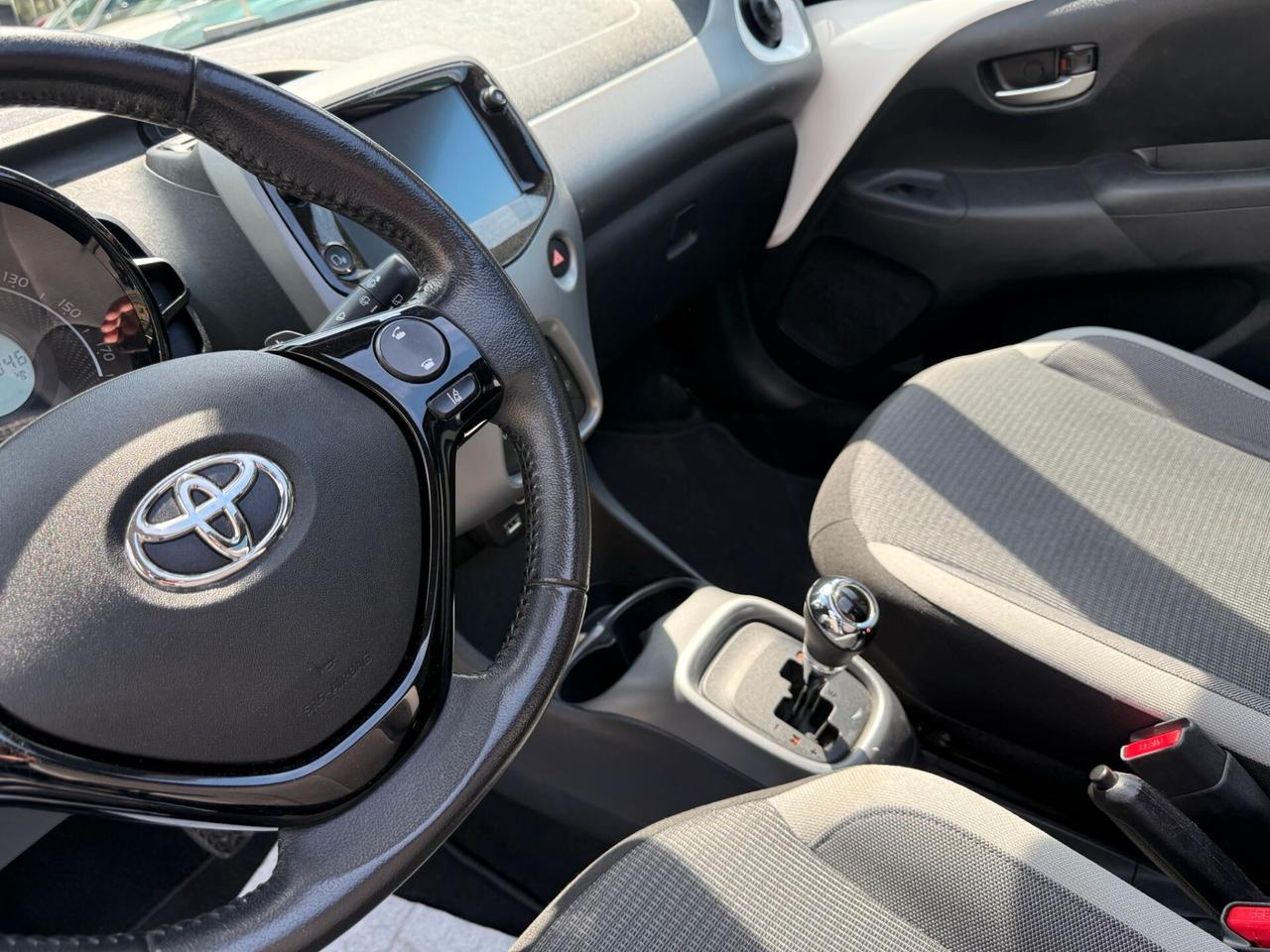 Toyota Aygo Connect 1.0 VVT-i 72 CV 5 porte x-clusiv MMT