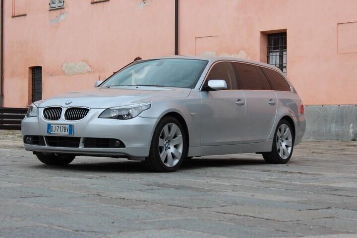Bmw 530d Touring Futura DA AMATORE FULL OPTIONALS 8 GOMME SU CERCHI LEGA