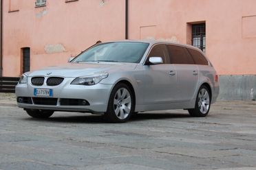 Bmw 530d Touring Futura DA AMATORE FULL OPTIONALS 8 GOMME SU CERCHI LEGA