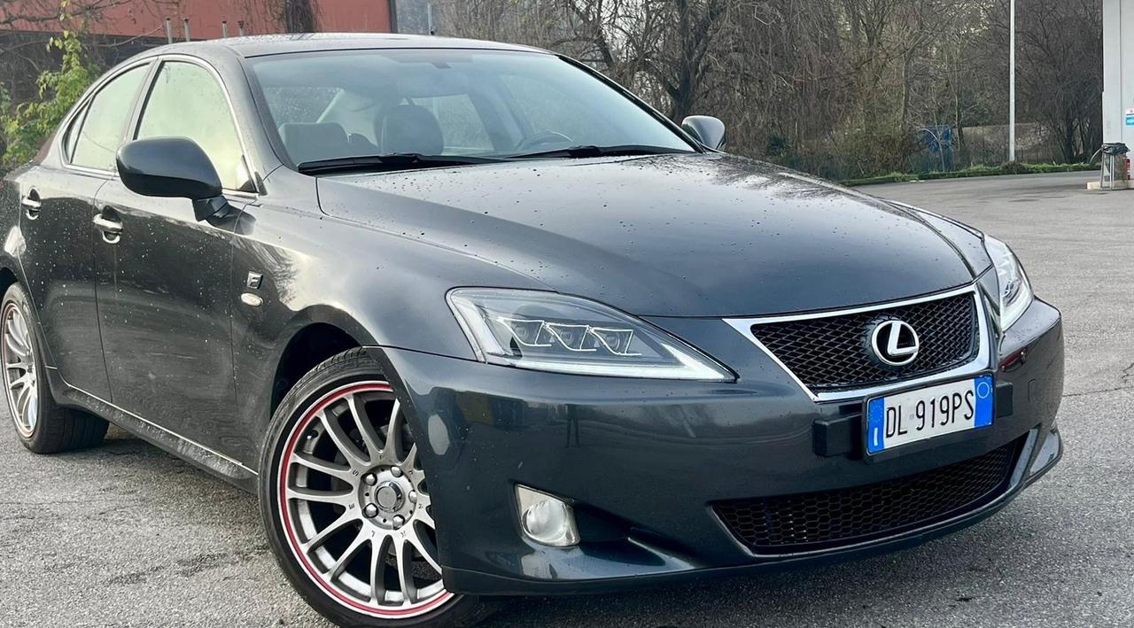 Lexus IS 220d MC Sport