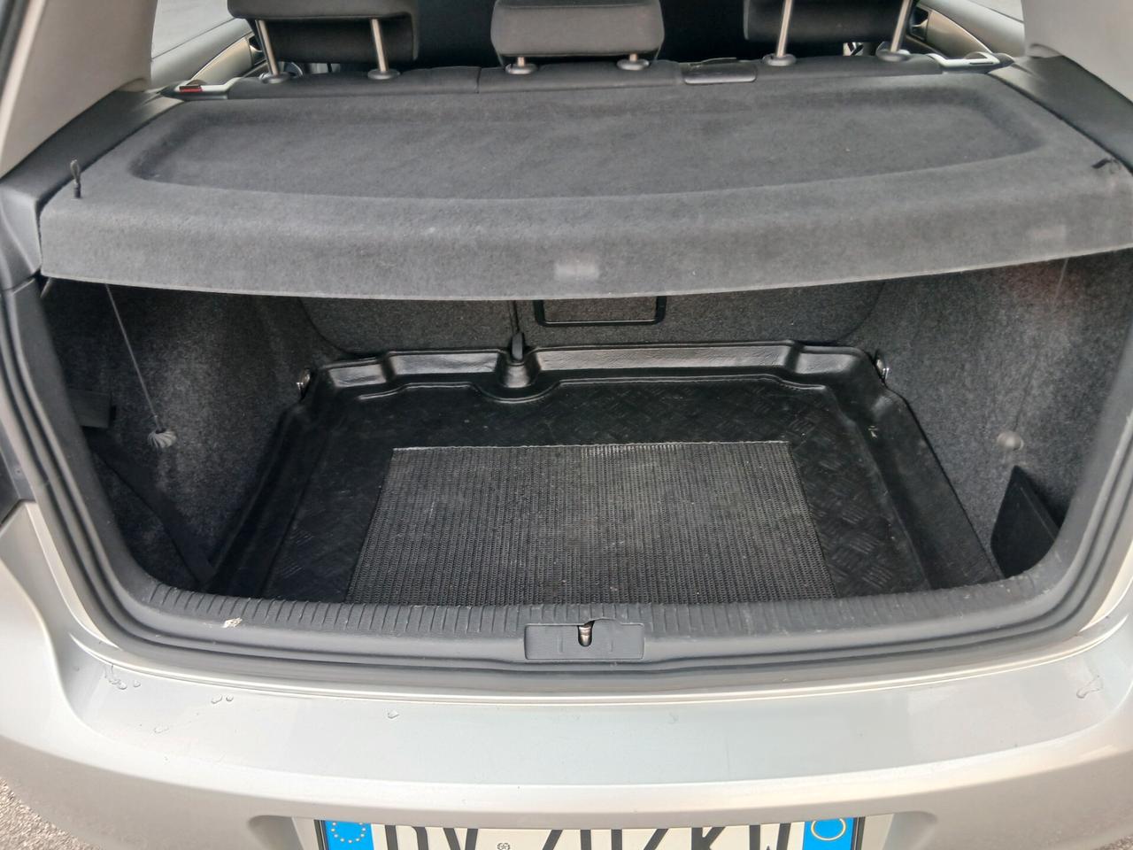 Volkswagen Golf 2.0 TDI 140CV DPF DSG 5p. Highline unico proprietario