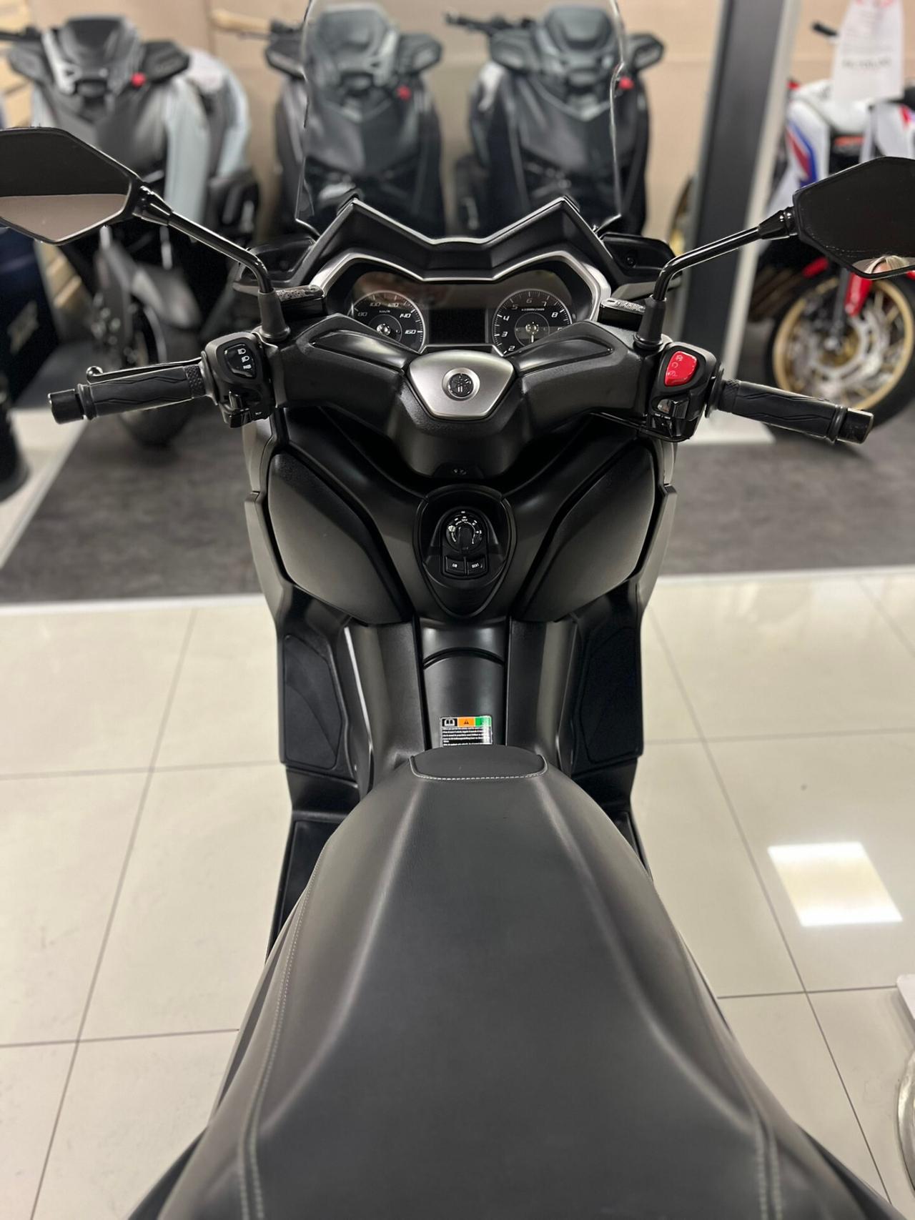 Yamaha X-Max 300