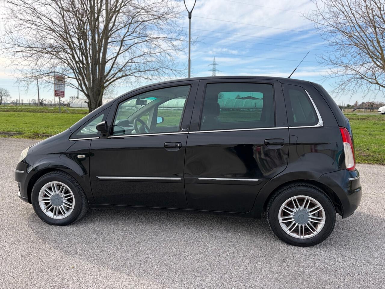 Lancia MUSA 2008 platino ok neopatentati