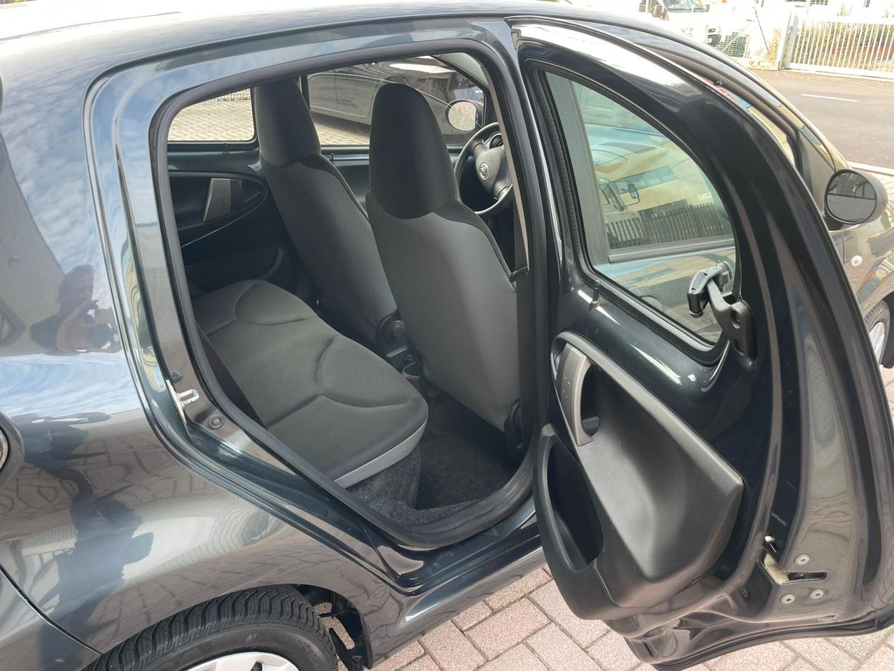 Toyota Aygo 1.0 12V VVT-i 5 porte Orange Connect