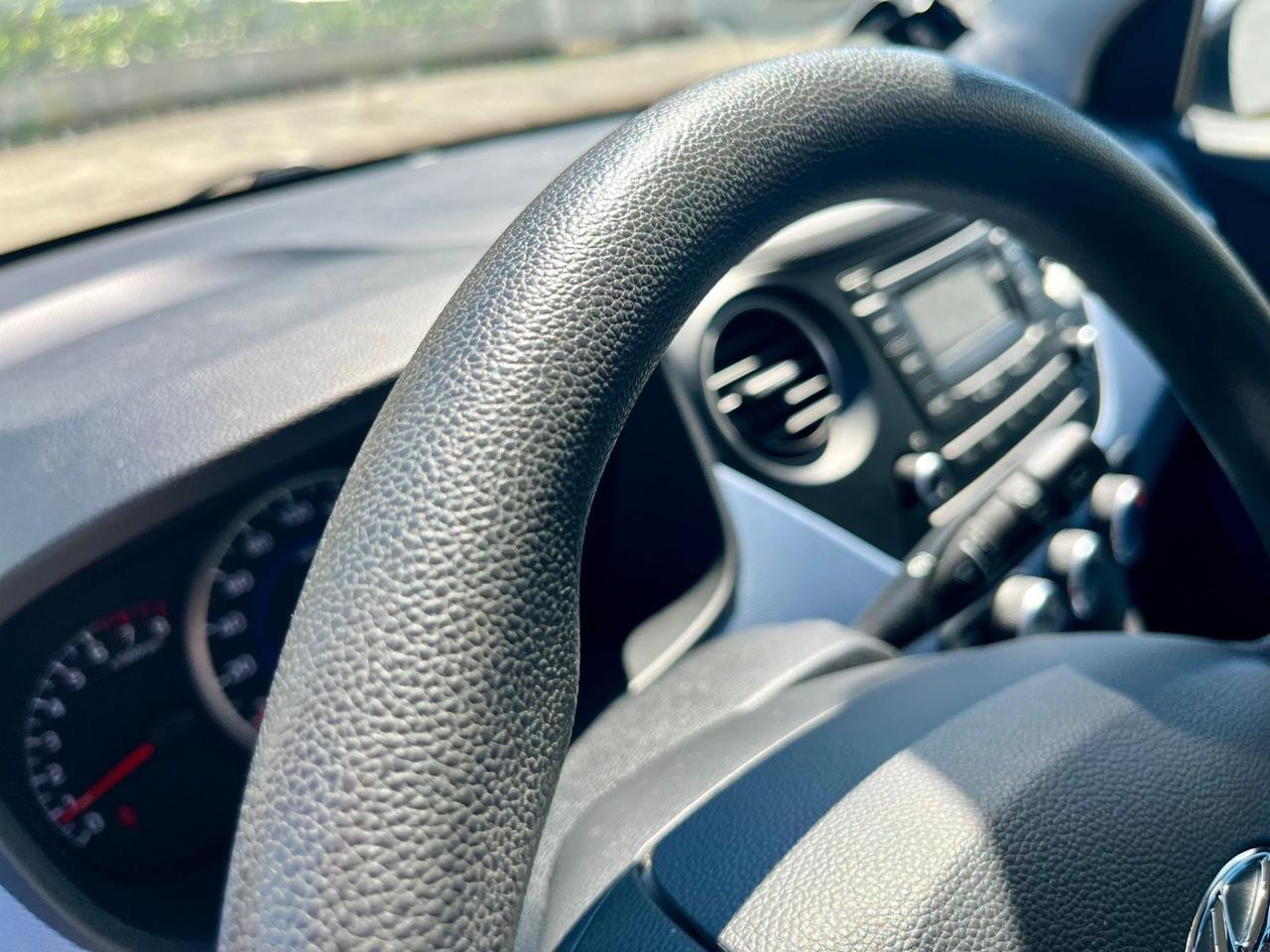 Hyundai i10 1.0benz 2015 64.000km cambio automatico perfetta