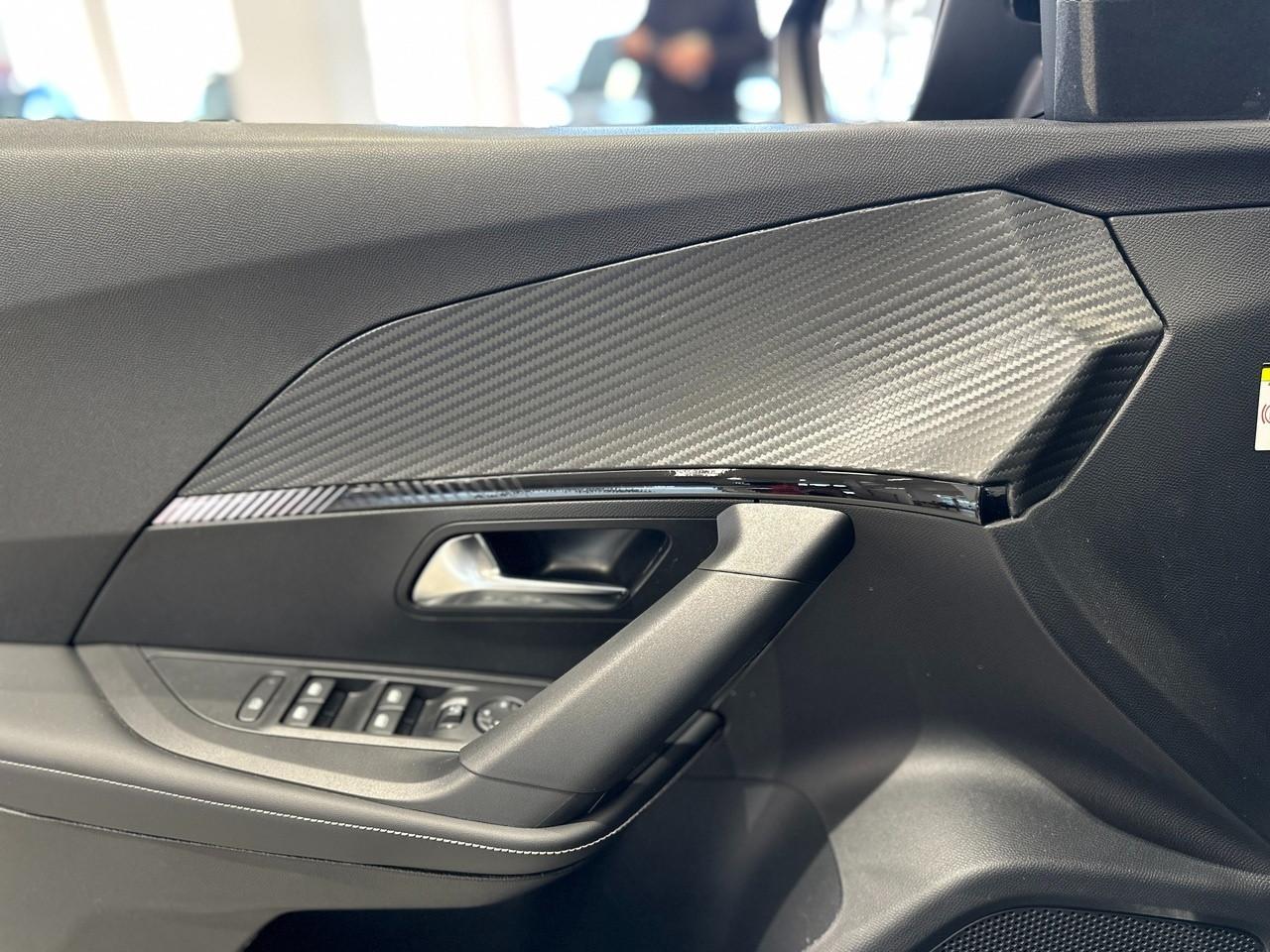 PEUGEOT 2008 II 2023 - 2008 1.2 puretech Allure s&s 130cv eat8