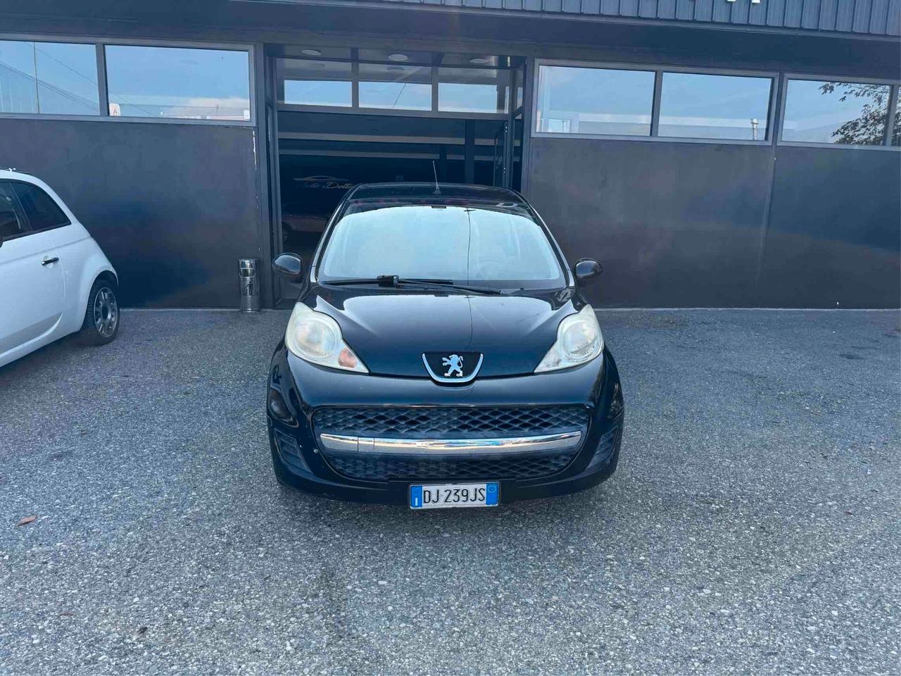 Peugeot 107 1.0 68CV 3p. Sweet Years 2Tronic