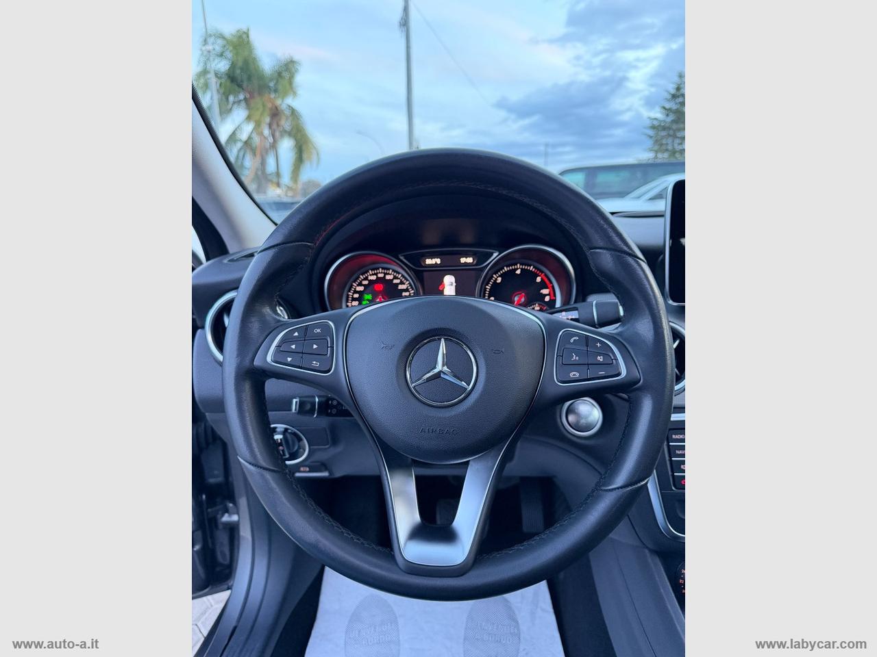 MERCEDES-BENZ GLA 200 d Automatic Sport