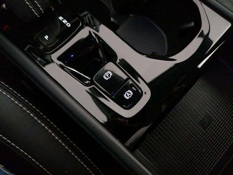 Volvo XC40 1.5 t4 phev R-design auto my21