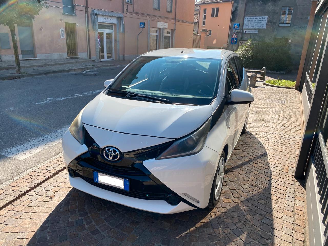 Toyota Aygo 1.0 VVT-i 69 CV 5 porte x-clusiv