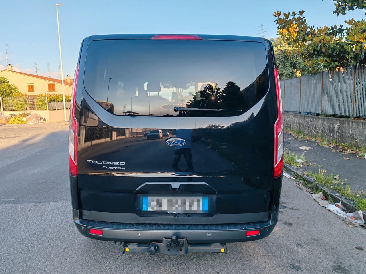 Ford Tourneo Custom 320 2.0 EcoBlue 170CV aut. PC Titanium