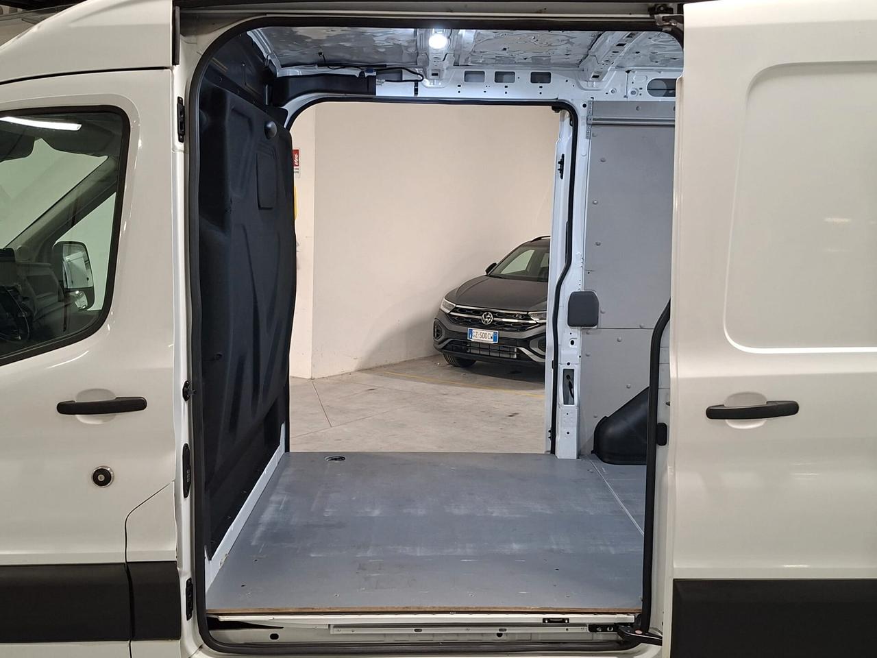 Ford Transit 350 2.0 TDCi EcoBlue Trend L2H2 Automatico