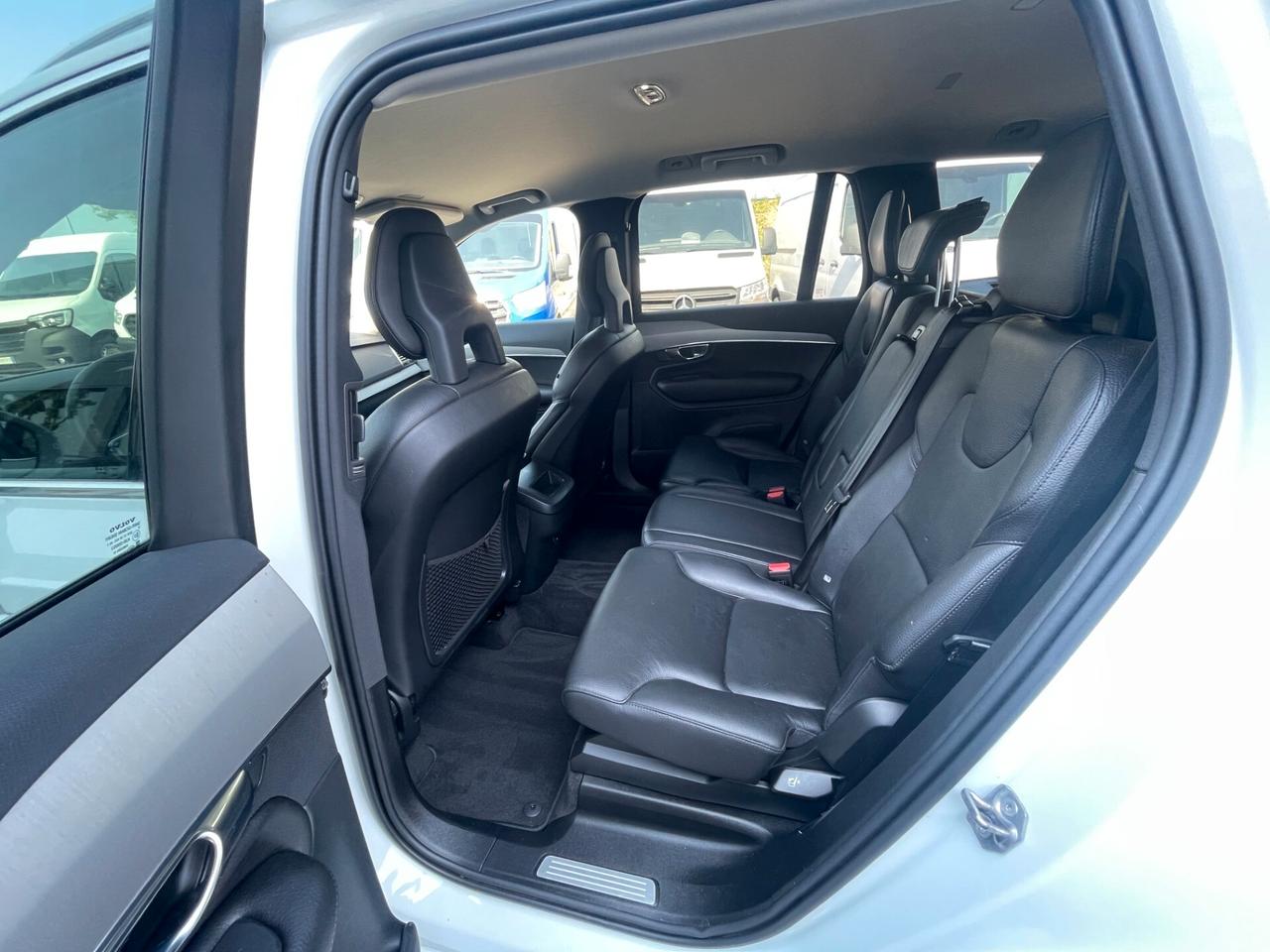 Volvo XC 90 XC90 B5 (d) AWD Geartronic Momentum Pro
