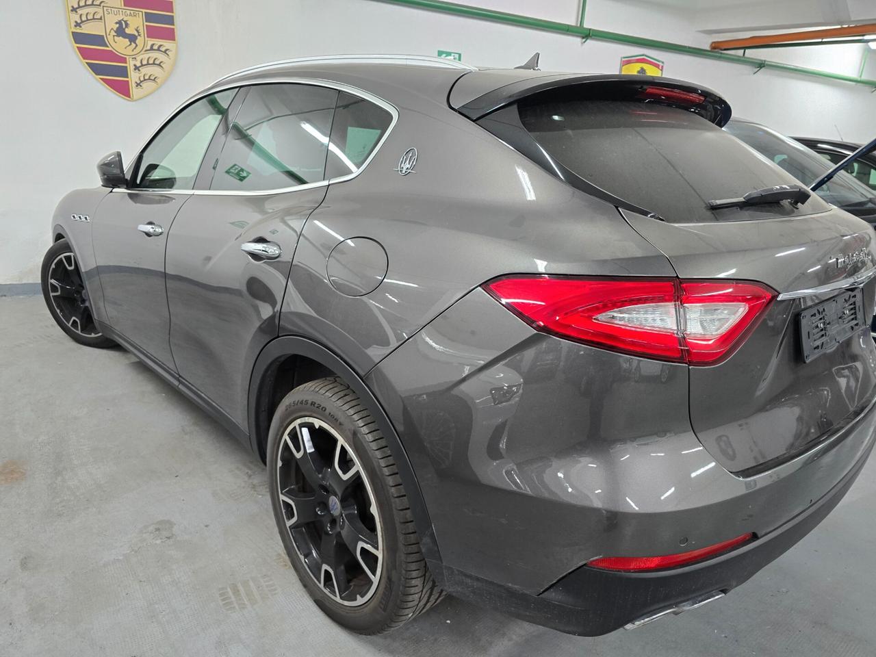 Maserati Levante V6 TETTUCCIO APRIBILE E PANORAMICO