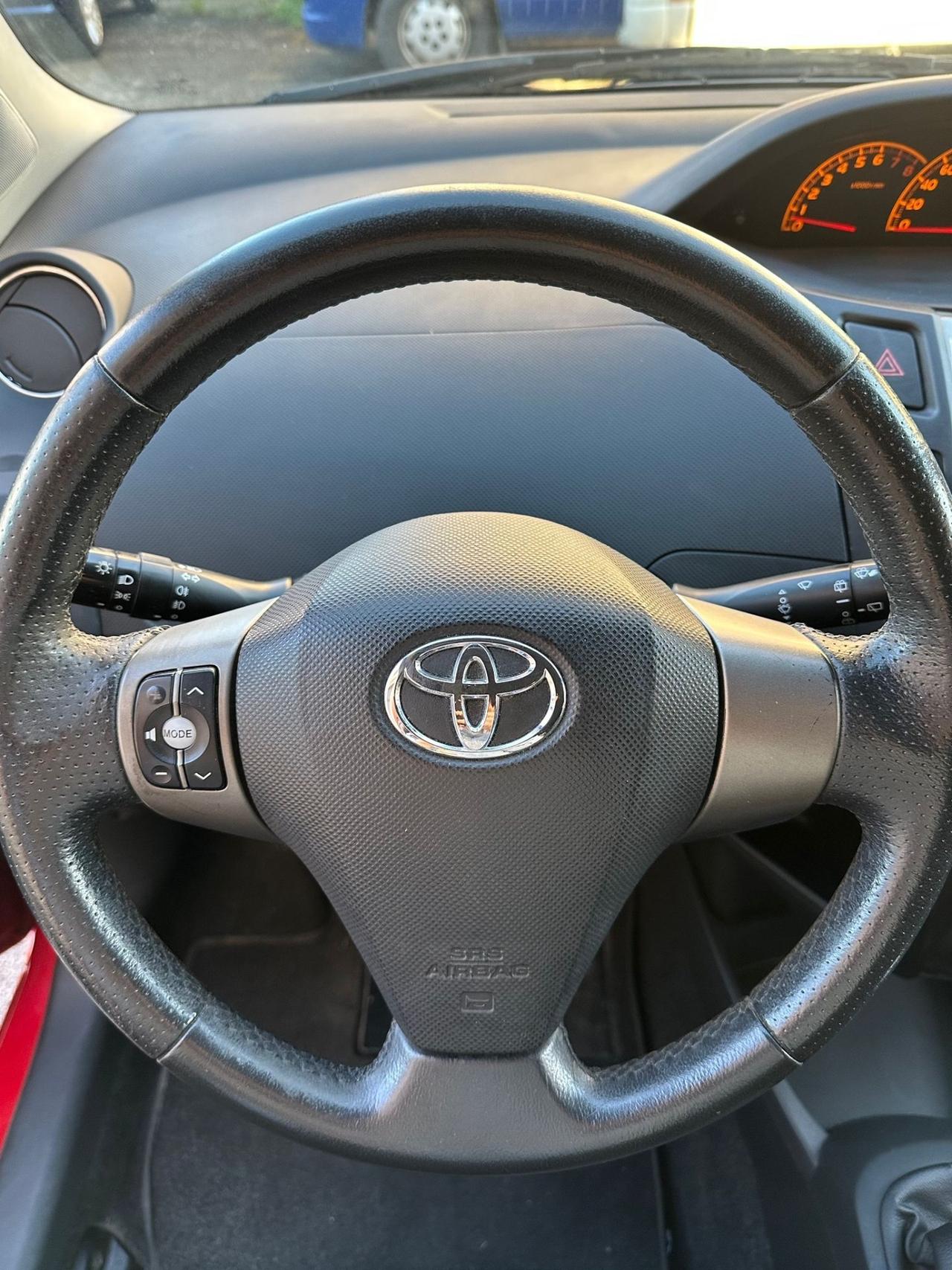 Toyota Yaris 1.3 5 porte Sol