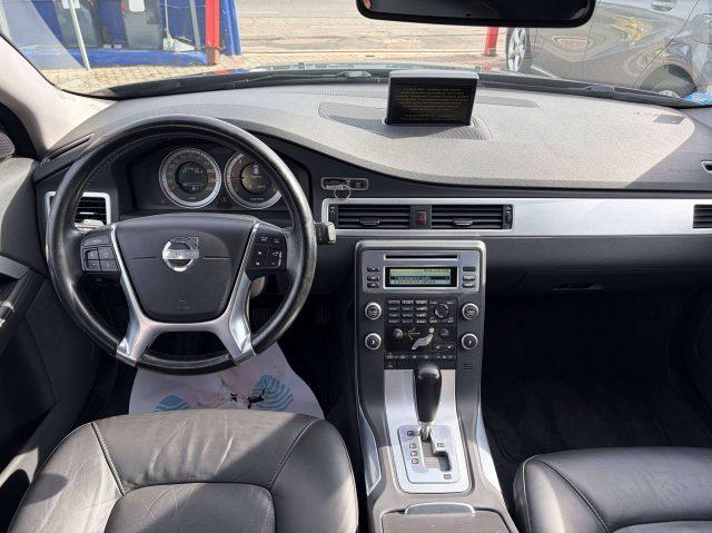 VOLVO V70 V70 III 2.0 d3 Summum geartronic E5