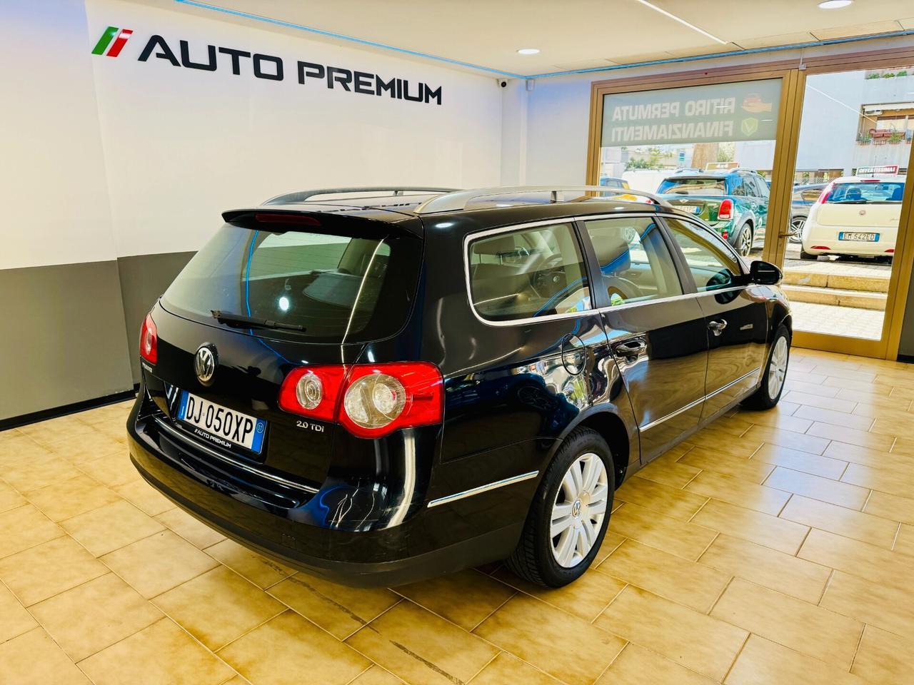 Volkswagen Passat 2.0 TDI 140CV - Touch/Distrib. Nuova/Sedil.Riscald