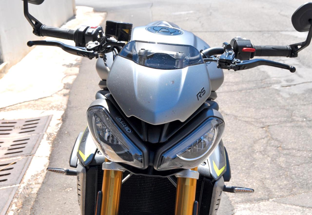 Triumph Speed Triple R 1200 rs