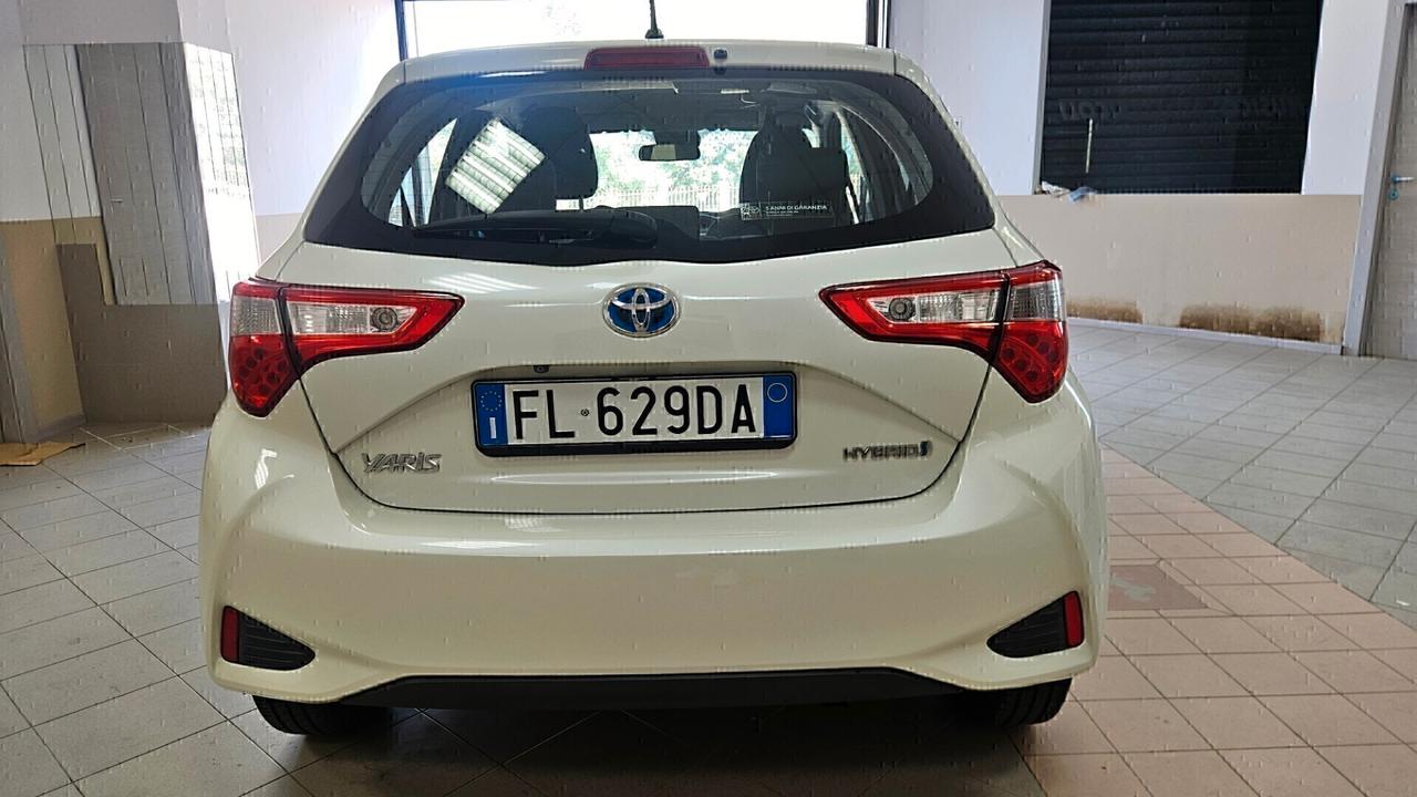 Toyota Yaris BIANCO PERLA