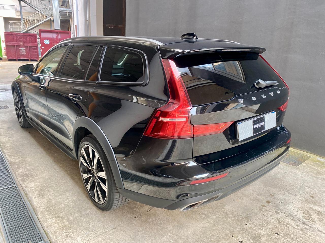 Volvo V60 Cross Country B5 AWD Geartronic Business Pro NAZIONALE