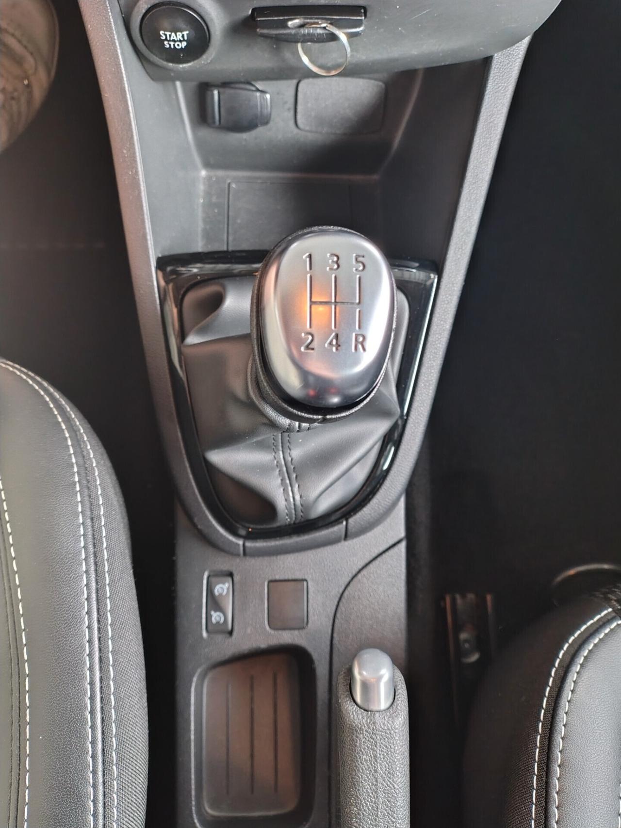 Renault Clio TCe 12V 90 CV 5 porte Moschino Life