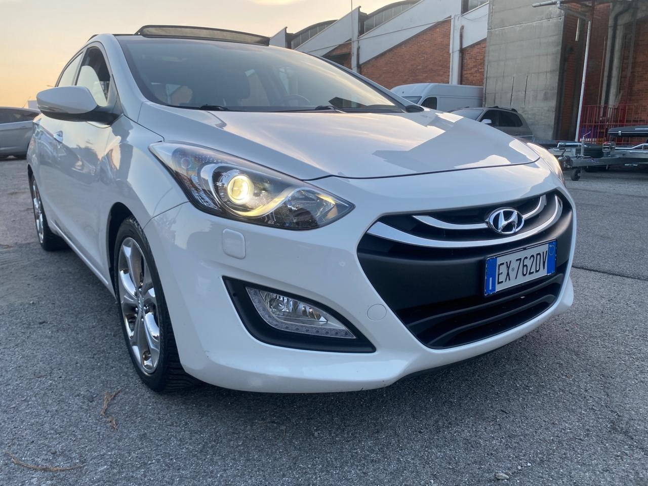 Hyundai i30 1.6 CRDi 128 CV 5p. Style+ A/T