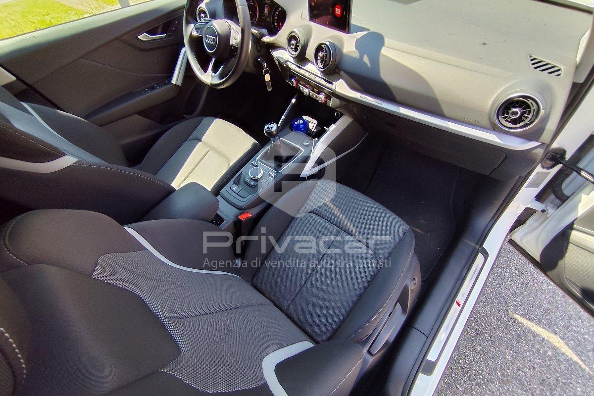 AUDI Q2 35 TDI S line Edition