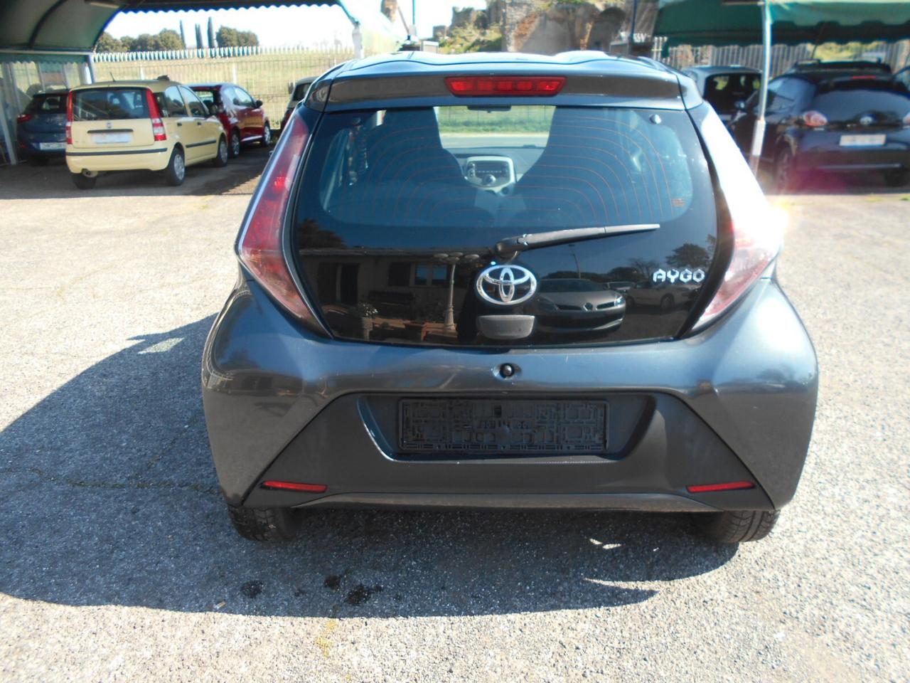 Toyota Aygo 1.0 12V VVT-i 5 porte Lounge Connect