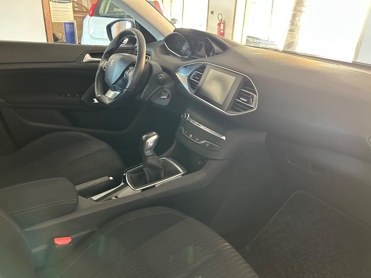 Peugeot 308 BlueHDi 120 S&S EAT6 Allure
