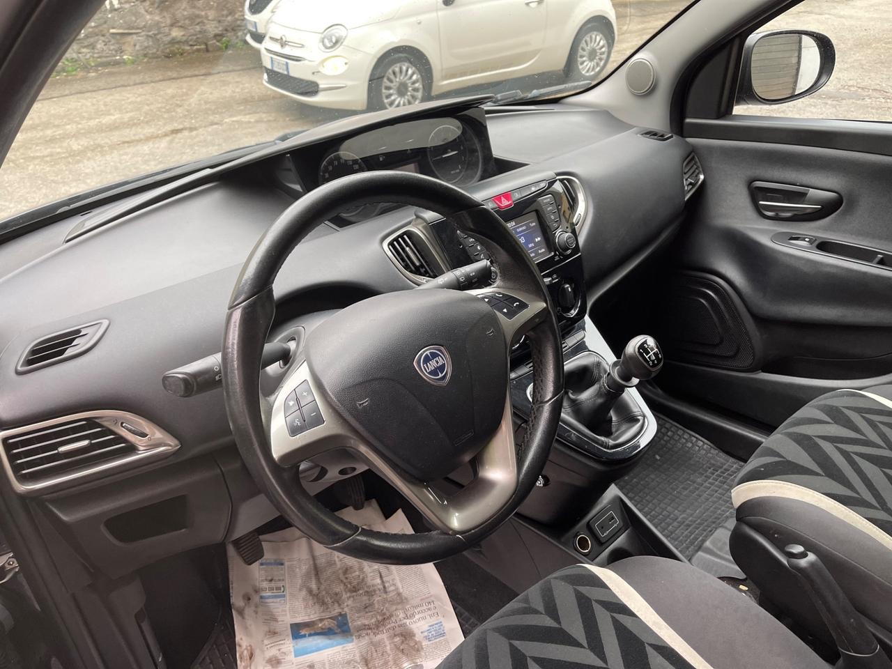 Lancia Ypsilon 1.2 69 CV 5 porte Silver