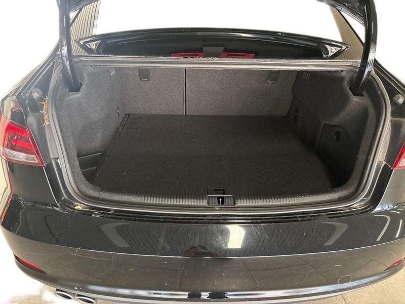 Audi A3 III Sedan 1.6 tdi Ambition Edition quattro