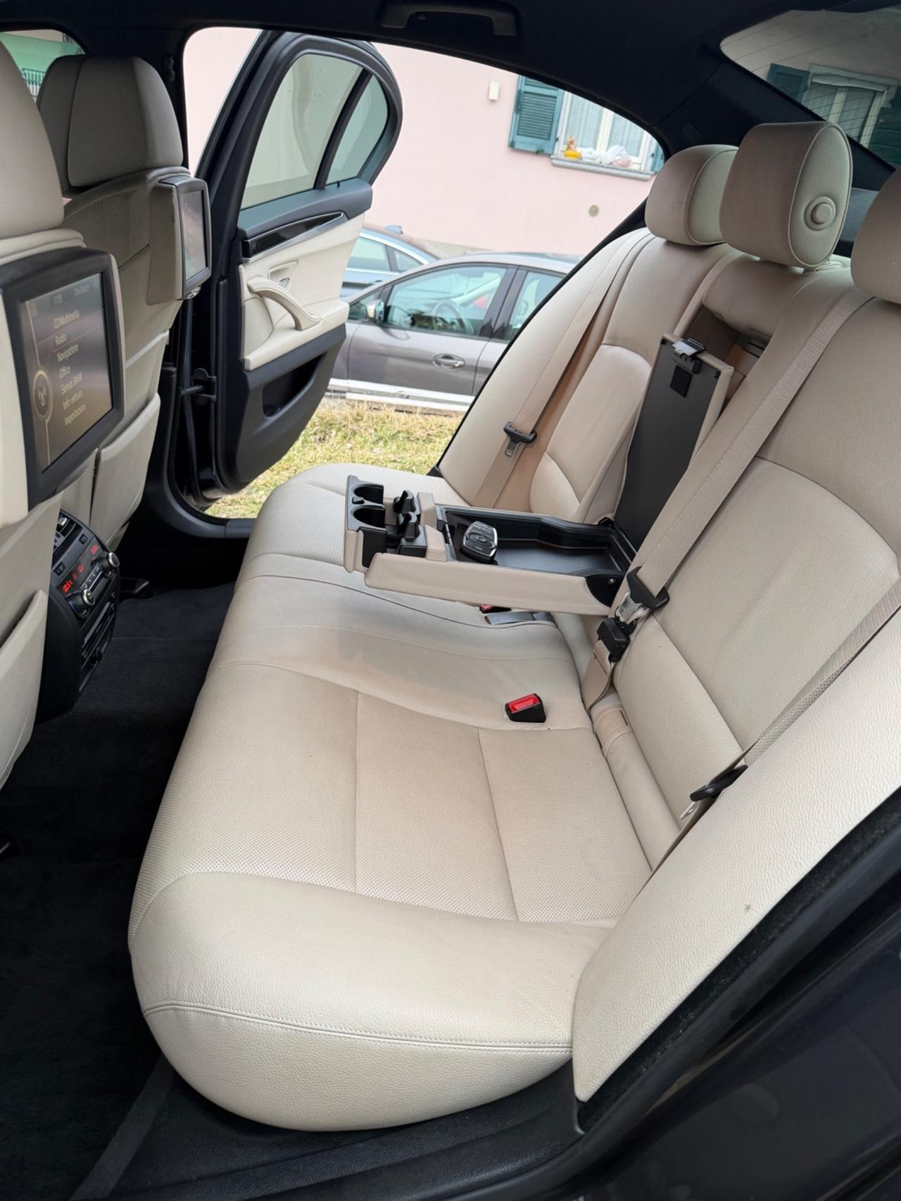 Bmw 550i MSPORT PELLE NAVI PRO KMCERT UNICOPR