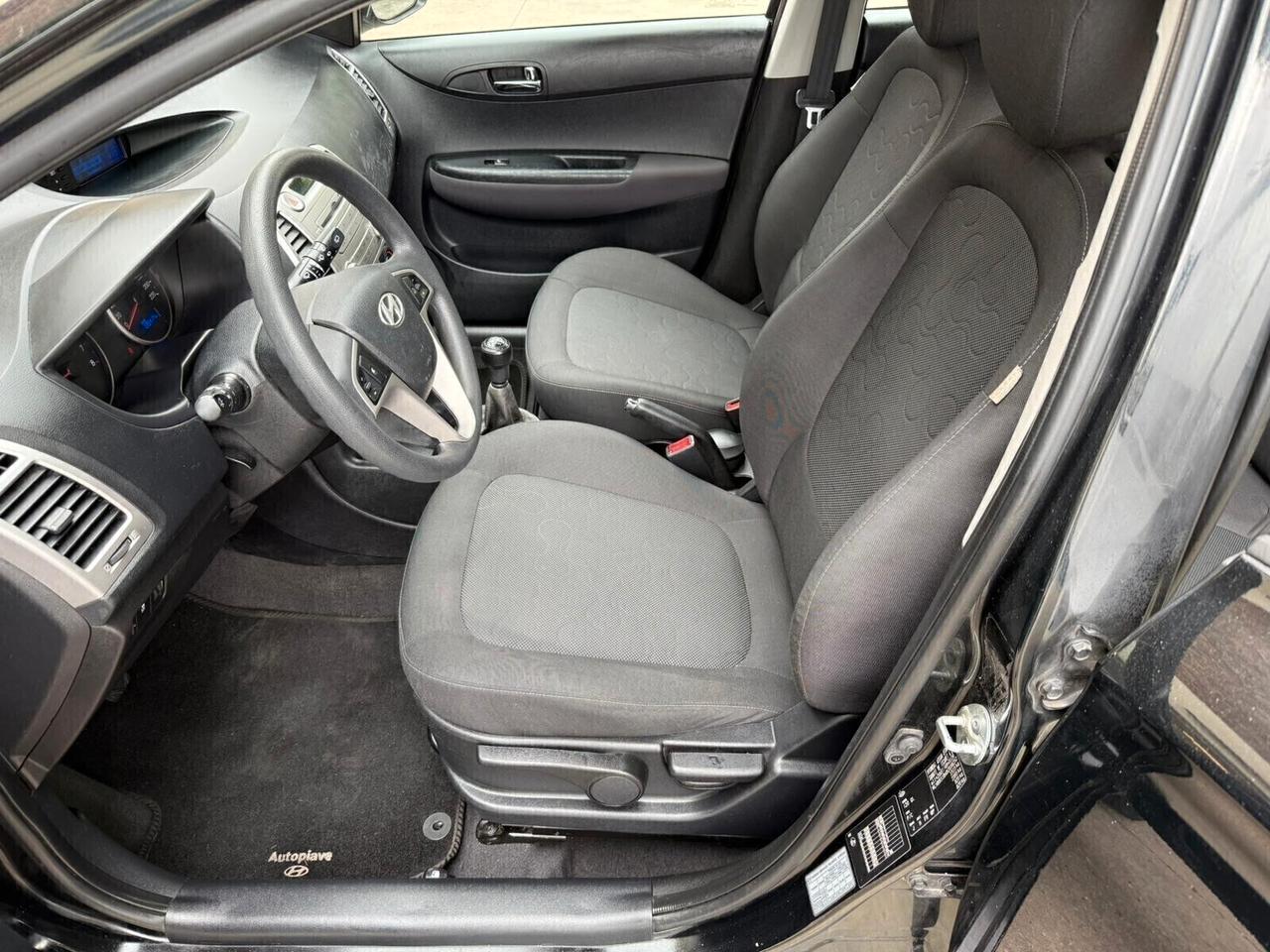 Hyundai i20 1.2 5p. neo-patentati
