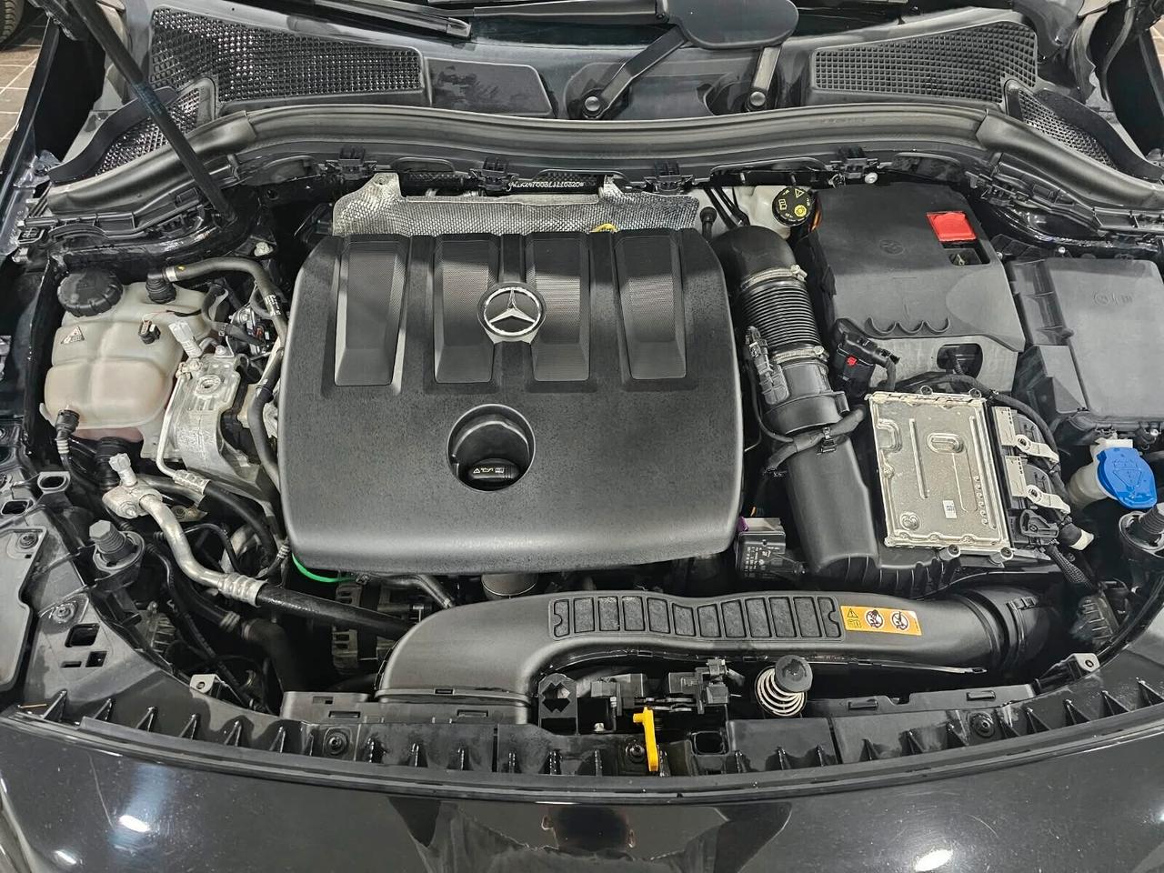 NUOVA MERCEDES-BENZ CLASSE B 180d 116CV PREMIUM AMG