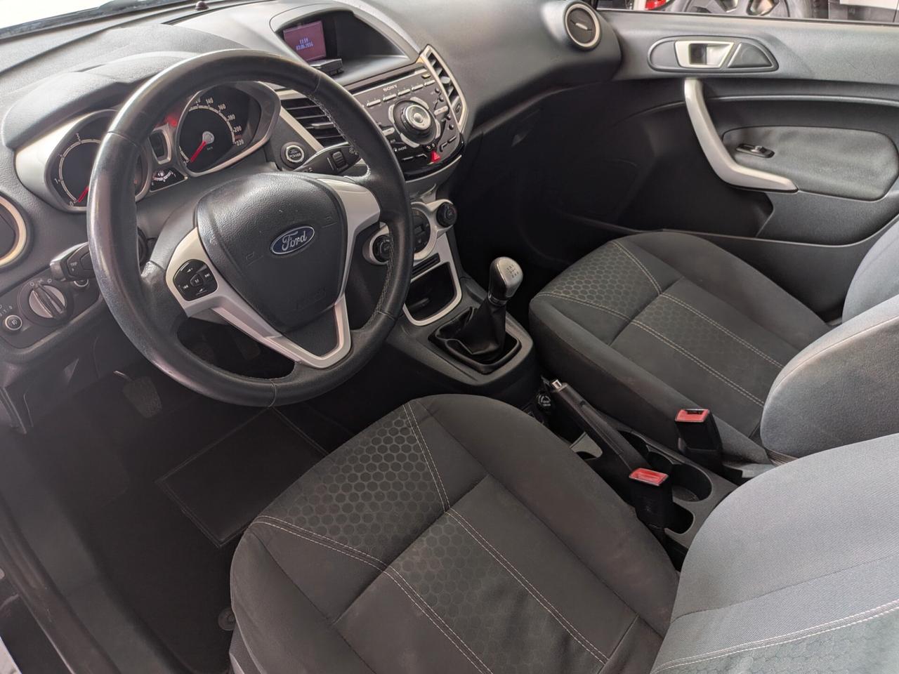Ford Fiesta 1.4 TDCi 70CV 5 porte Titanium