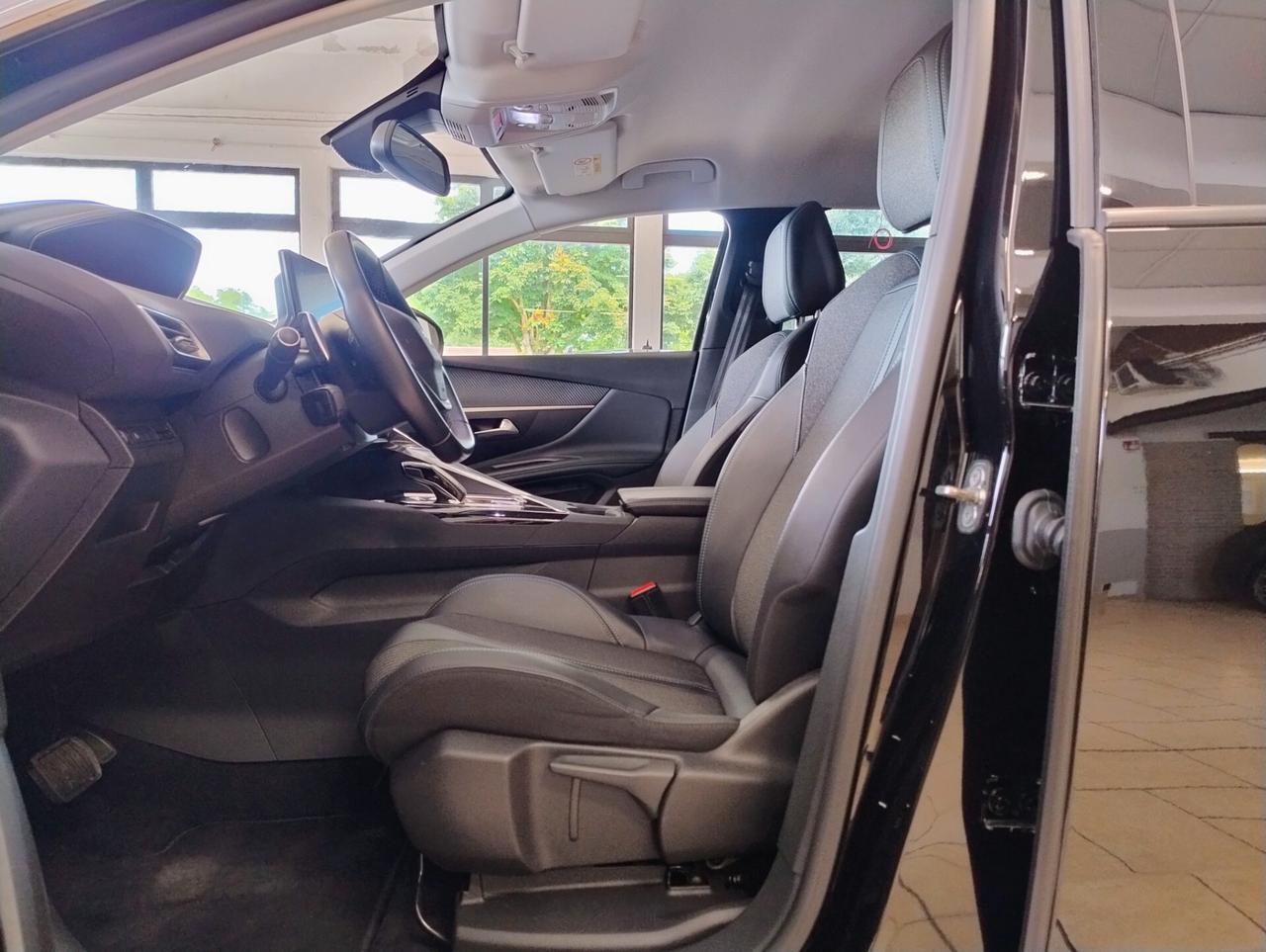 PEUGEOT 3008 BlueHDi 130 S&S EAT8 ALLURE CARPLAY