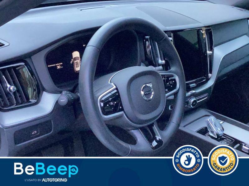 Volvo XC60 2.0 B4 PLUS DARK AUTO