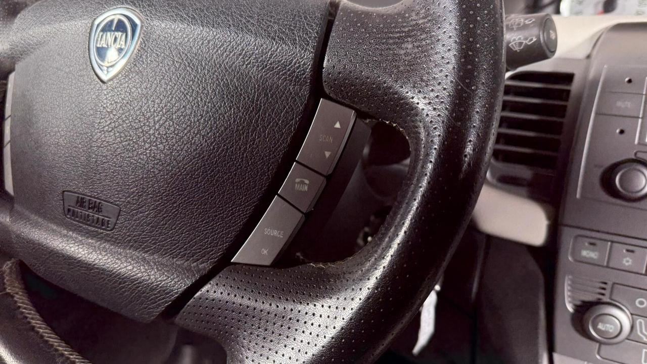 Lancia Ypsilon 1.2 Versus
