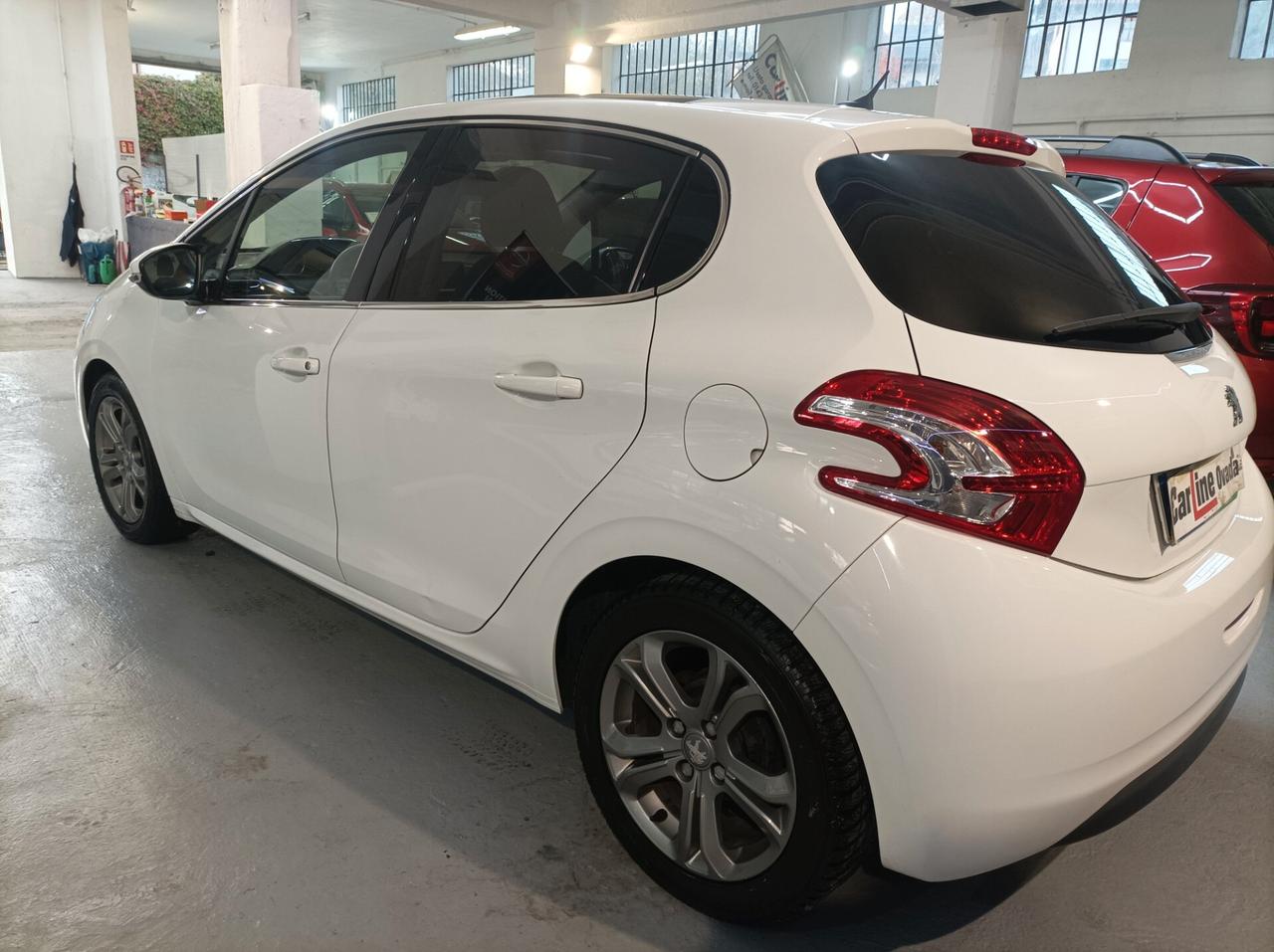 Peugeot 208 1.2 VTi 82 CV Allure DISTRIB NUOVA!!