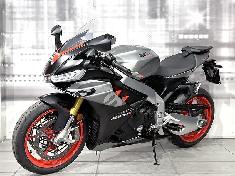 Aprilia RSV4 1100