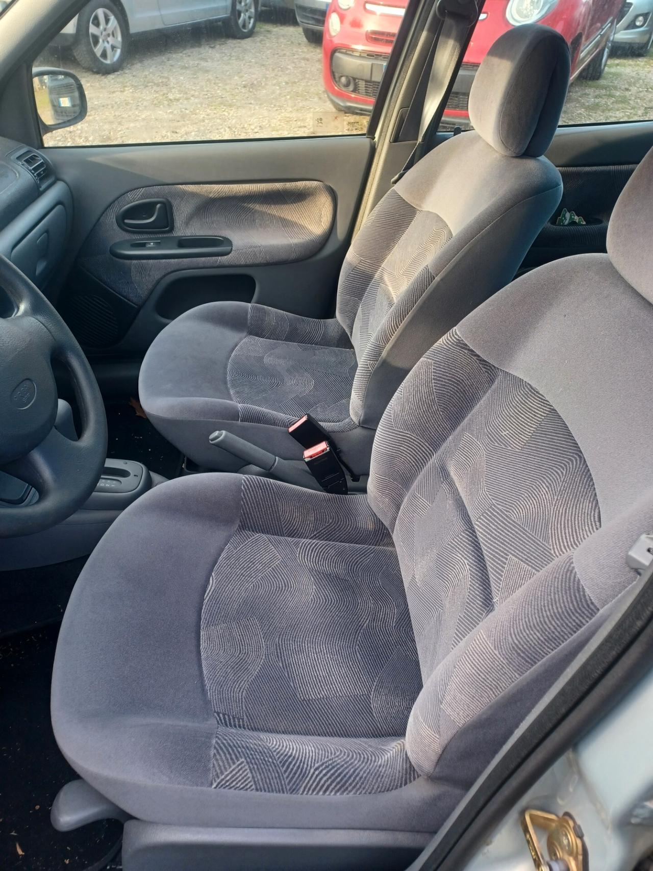 Renault Clio AUTOMATICA SOLO 30000 KM!!!!!